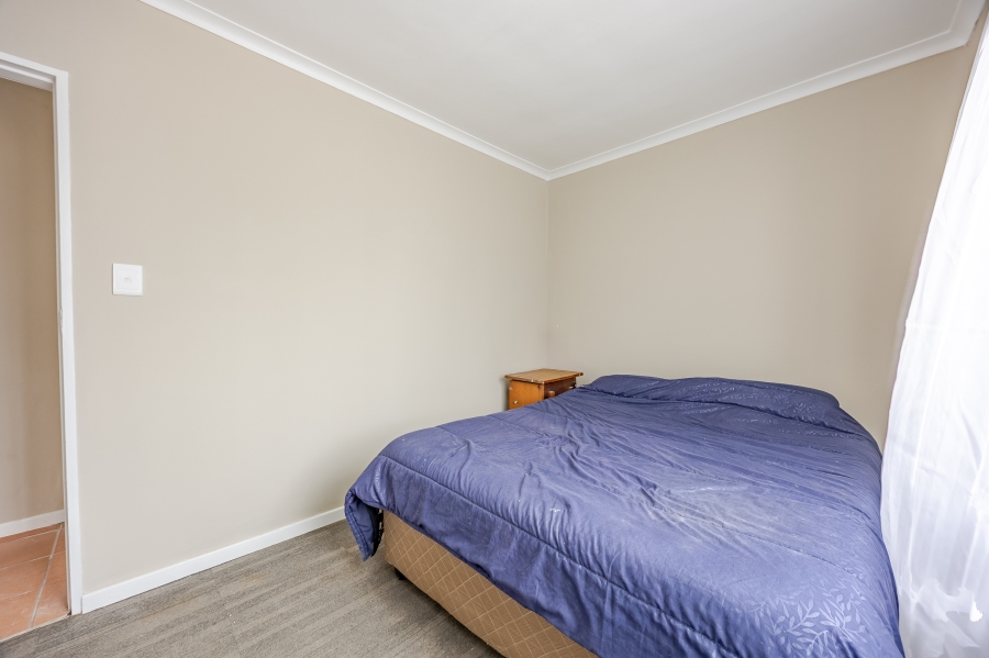 3 Bedroom Property for Sale in Oakglen Western Cape